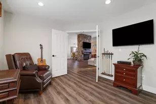 7945 Caledonia Dr, San Jose, CA 95135 - Photo 19