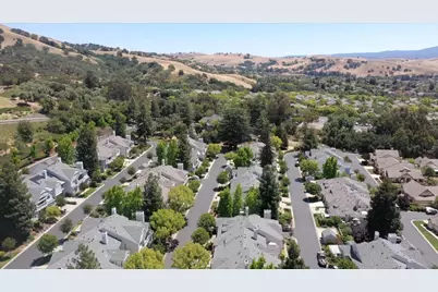 7706 Galloway Dr, San Jose, CA 95135 - Photo 5