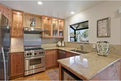 653 Fox Ct, Redwood City, CA 94061 - Photo 11