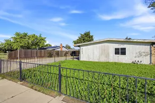 203 W Pearl Ave, Stockton, CA 95207 - Photo 3