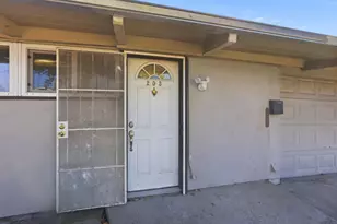 203 W Pearl Ave, Stockton, CA 95207 - Photo 7