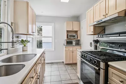 347 Manor Dr, Pacifica, CA 94044 - Photo 3