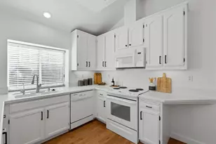 8651 Solera Dr, San Jose, CA 95135 - Photo 11