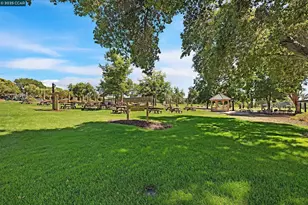 8449 Traminer Ct, San Jose, CA 95135 - Photo 61