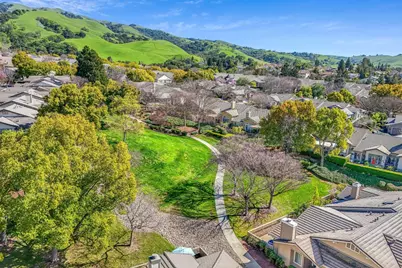 8652 Solera Dr, San Jose, CA 95135 - Photo 37
