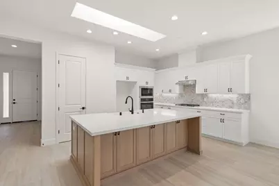 2112 Red Oak Dr, Hollister, CA 95023 - Photo 3