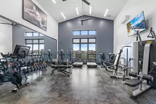 2112 Red Oak Dr, Hollister, CA 95023 - Photo 9