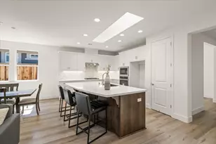 2109 White Oak Dr, Hollister, CA 95023 - Photo 3