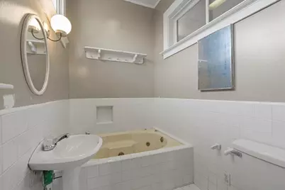 262 E 6th St, Gilroy, CA 95020 - Photo 11