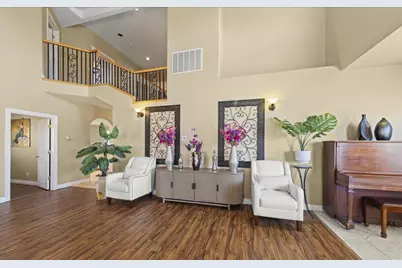 1901 Calistoga Dr, Hollister, CA 95023 - Photo 9