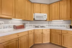 9008 Village View Dr, San Jose, CA 95135 - Photo 17