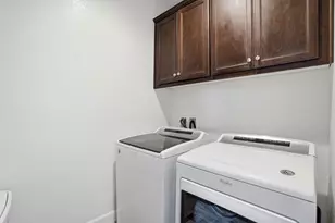 17642 Mystic Dr, Lathrop, CA 95330 - Photo 21