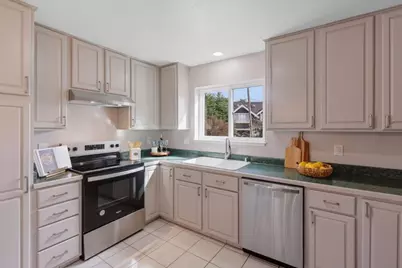 423 Montecito Ave, El Granada, CA 94018 - Photo 5