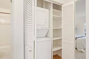 905 W Middlefield Rd 917, Mountain View, CA 94043 - Photo 11