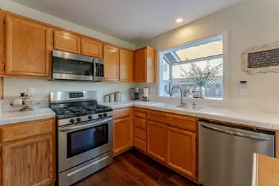 724 Wisteria Dr, Gilroy, CA 95020 - Photo 13