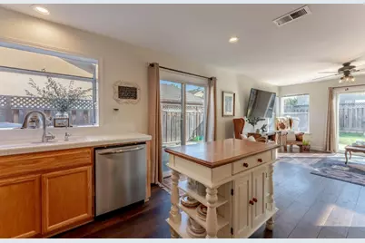 724 Wisteria Dr, Gilroy, CA 95020 - Photo 15
