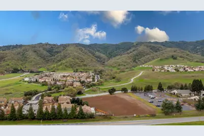 724 Wisteria Dr, Gilroy, CA 95020 - Photo 37