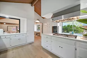 14582 Horseshoe Ct, Saratoga, CA 95070 - Photo 43