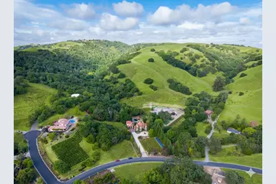 5371 Stonehurst Dr, Martinez, CA 94553 - Photo 7