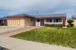 1300 Mesa Dr, Hollister, CA 95023 - Photo 1