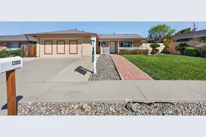 1300 Mesa Dr, Hollister, CA 95023 - Photo 1