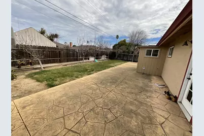 1300 Mesa Dr, Hollister, CA 95023 - Photo 9