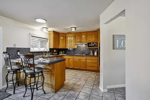 20006 Audrey Ln, Salinas, CA 93907 - Photo 11