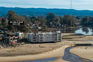 22130 E Cliff Dr 3D, Santa Cruz, CA 95062 - Photo 27