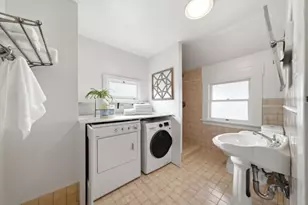 1085 Emerson St, Palo Alto, CA 94301 - Photo 31