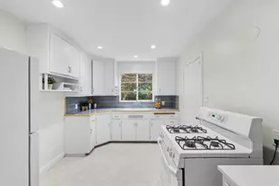 11 Tulip Ln, Palo Alto, CA 94303 - Photo 9