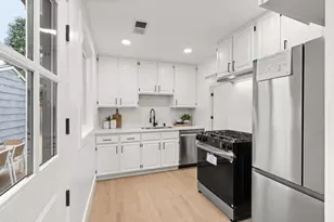 576 Green Manor Ct, Palo Alto, CA 94301 - Photo 11