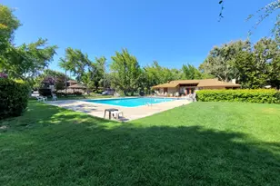 212 Red Oak Dr A, Sunnyvale, CA 94086 - Photo 17