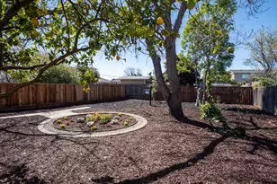 1371 Camellia Dr, East Palo Alto, CA 94303 - Photo 25