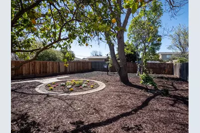 1371 Camellia Dr, East Palo Alto, CA 94303 - Photo 25