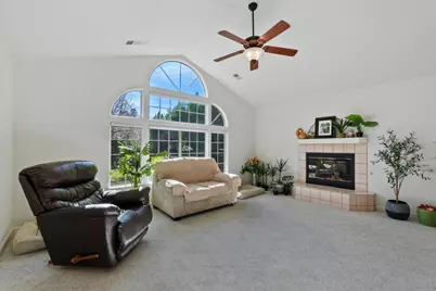 1426 Gladstone Ct, Redding, CA 96001 - Photo 7