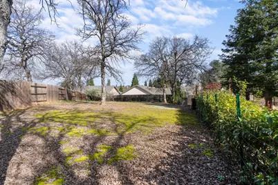 1426 Gladstone Ct, Redding, CA 96001 - Photo 47