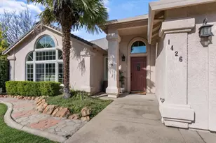 1426 Gladstone Ct, Redding, CA 96001 - Photo 3