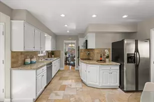 3689 Woodford Dr, San Jose, CA 95124 - Photo 11