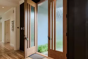 747 Bromfield Rd, Hillsborough, CA 94010 - Photo 3