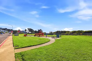 62 Palisades Dr, Daly City, CA 94015 - Photo 45