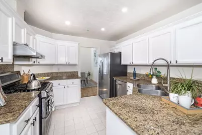 18 Binnacle Ln, Foster City, CA 94404 - Photo 9