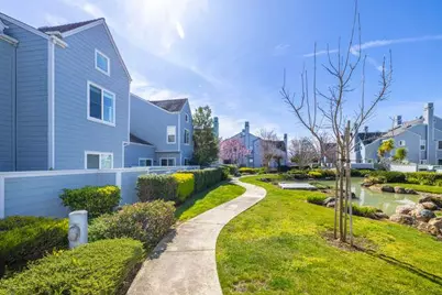 18 Binnacle Ln, Foster City, CA 94404 - Photo 29