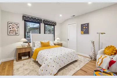 2323 Summit Dr, Hillsborough, CA 94010 - Photo 37