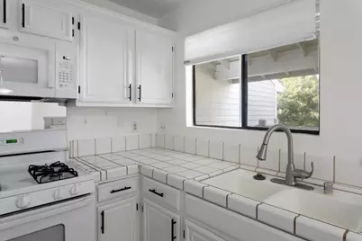 3674 Oakwood Ter 302, Fremont, CA 94536 - Photo 9