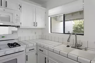 3674 Oakwood Ter 302, Fremont, CA 94536 - Photo 7