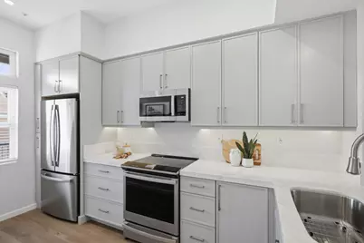 332 Crescent Ct, Brisbane, CA 94005 - Photo 9