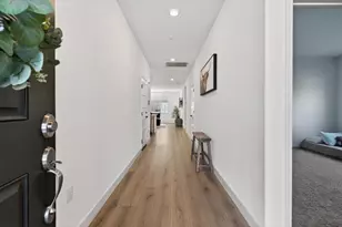 2001 Marigold St, Hollister, CA 95023 - Photo 3