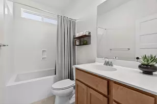 2001 Marigold St, Hollister, CA 95023 - Photo 15