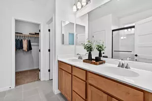 2001 Marigold St, Hollister, CA 95023 - Photo 11