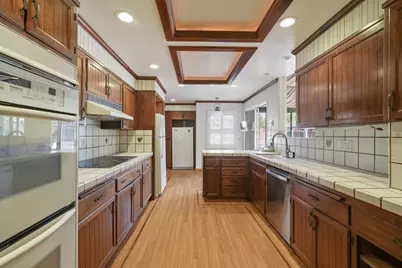 730 Hillsborough Blvd, Hillsborough, CA 94010 - Photo 31